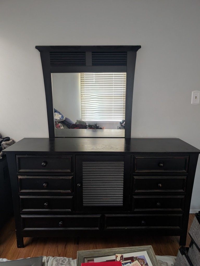 Dresser With Mirror And Matching Nightstand