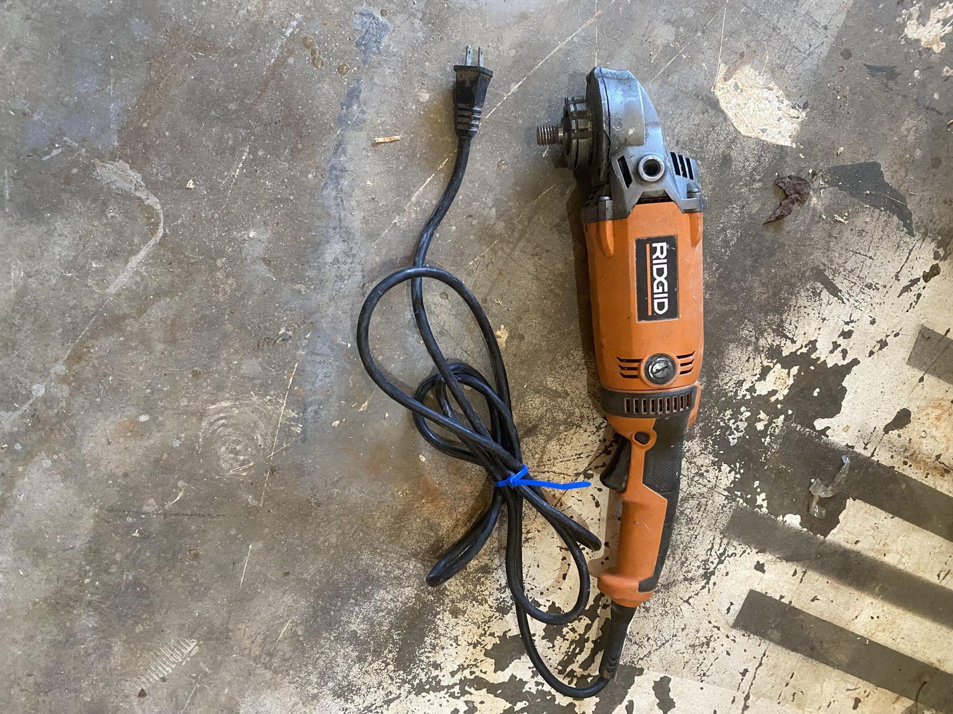 RIDGID R10202 120V 7in. Angle Grinder-E85