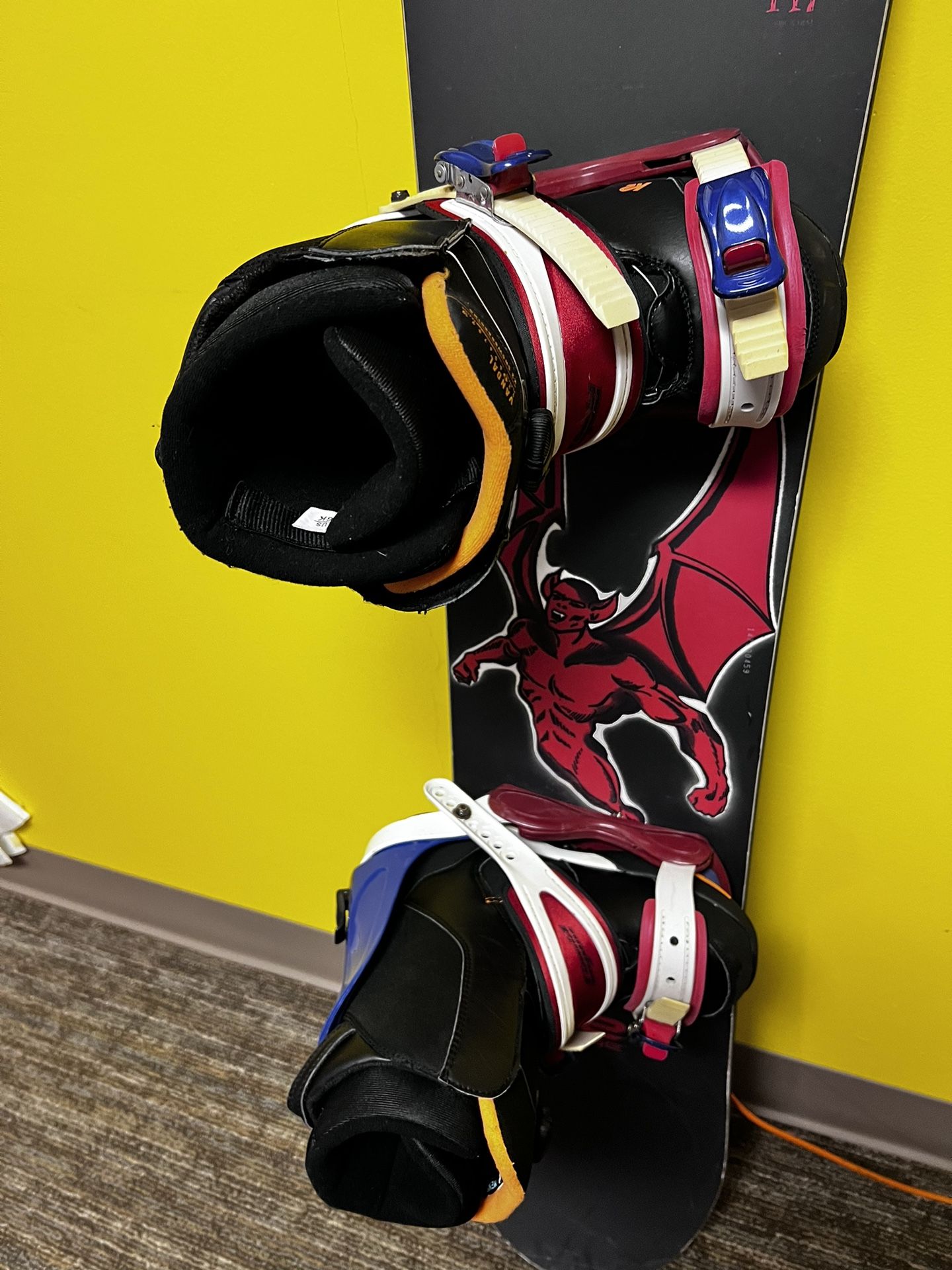 A complete Setup Snowboard + Boots + Bindings, You’re All Set for Sale