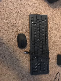 Keyboard & wireless mouse.