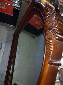Wood dresser w/mirror