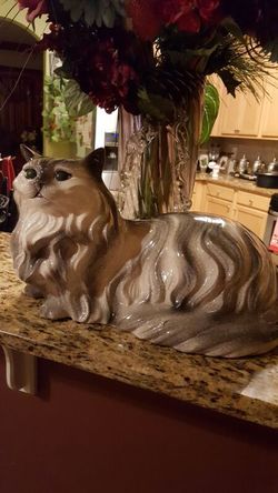 Ceramic cat