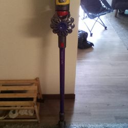 Dyson V8 Pet+ Vacuum Cleaner 