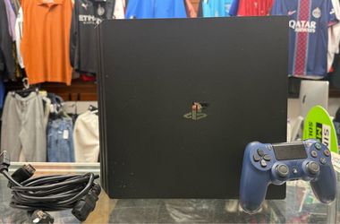 Sony PlayStation 4 PS4 Pro 1TB Console Black w/ Blue Controller HDMI Power Cables
