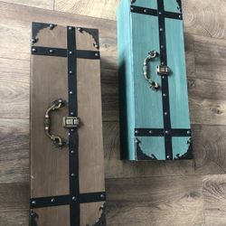 Set If 2 Decorative Shelves