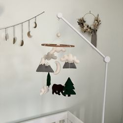 Nursery Mobile w/ Arm & Mount - Mountain Forest 