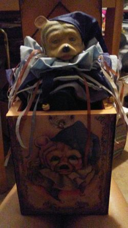 JINGLE BEAR Jack in the box- musical