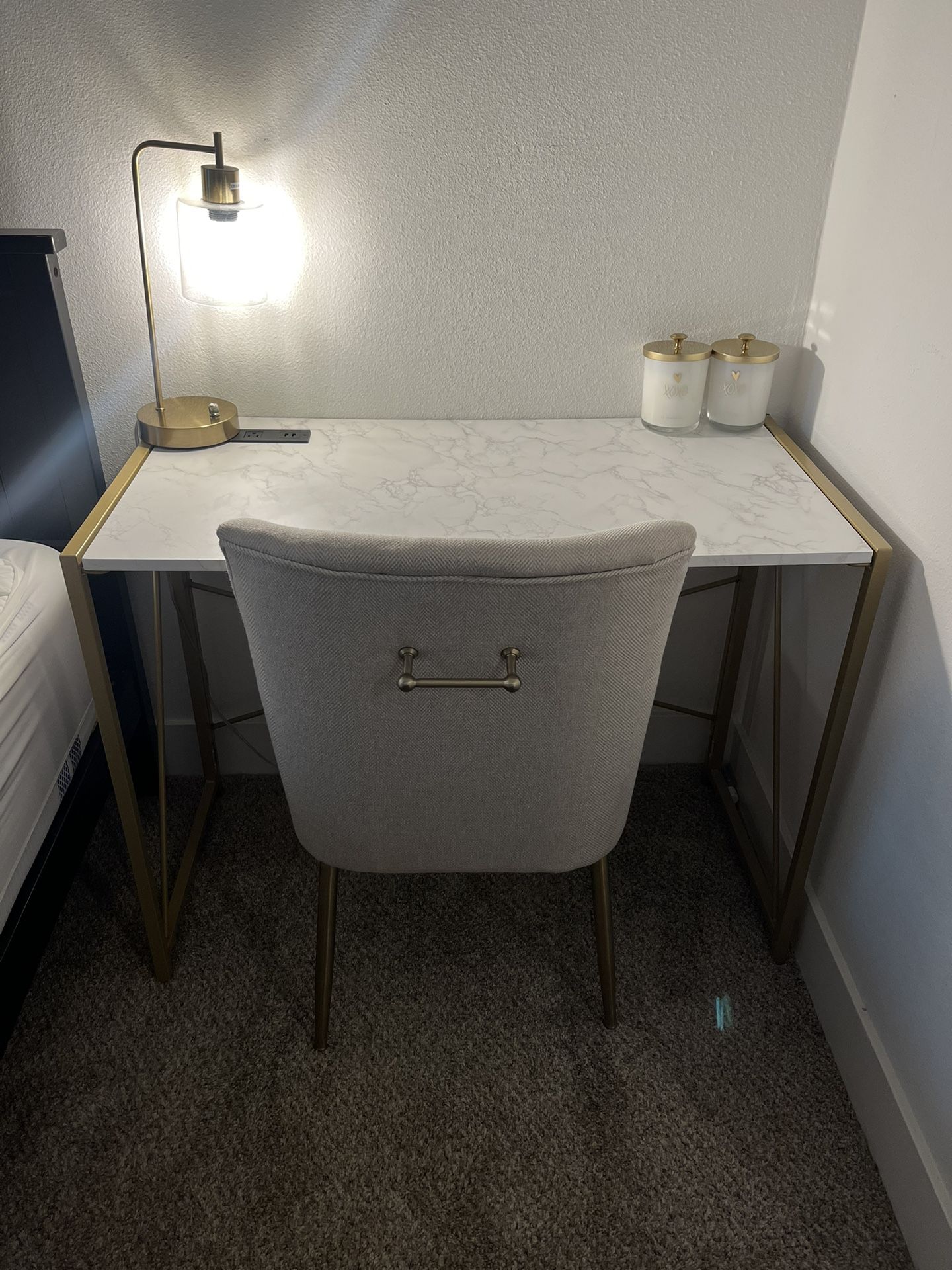 Marble Gold/White Desk and Lamp