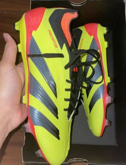 Adidas Predator Elites Size 7.5