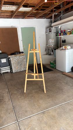 Artists easel