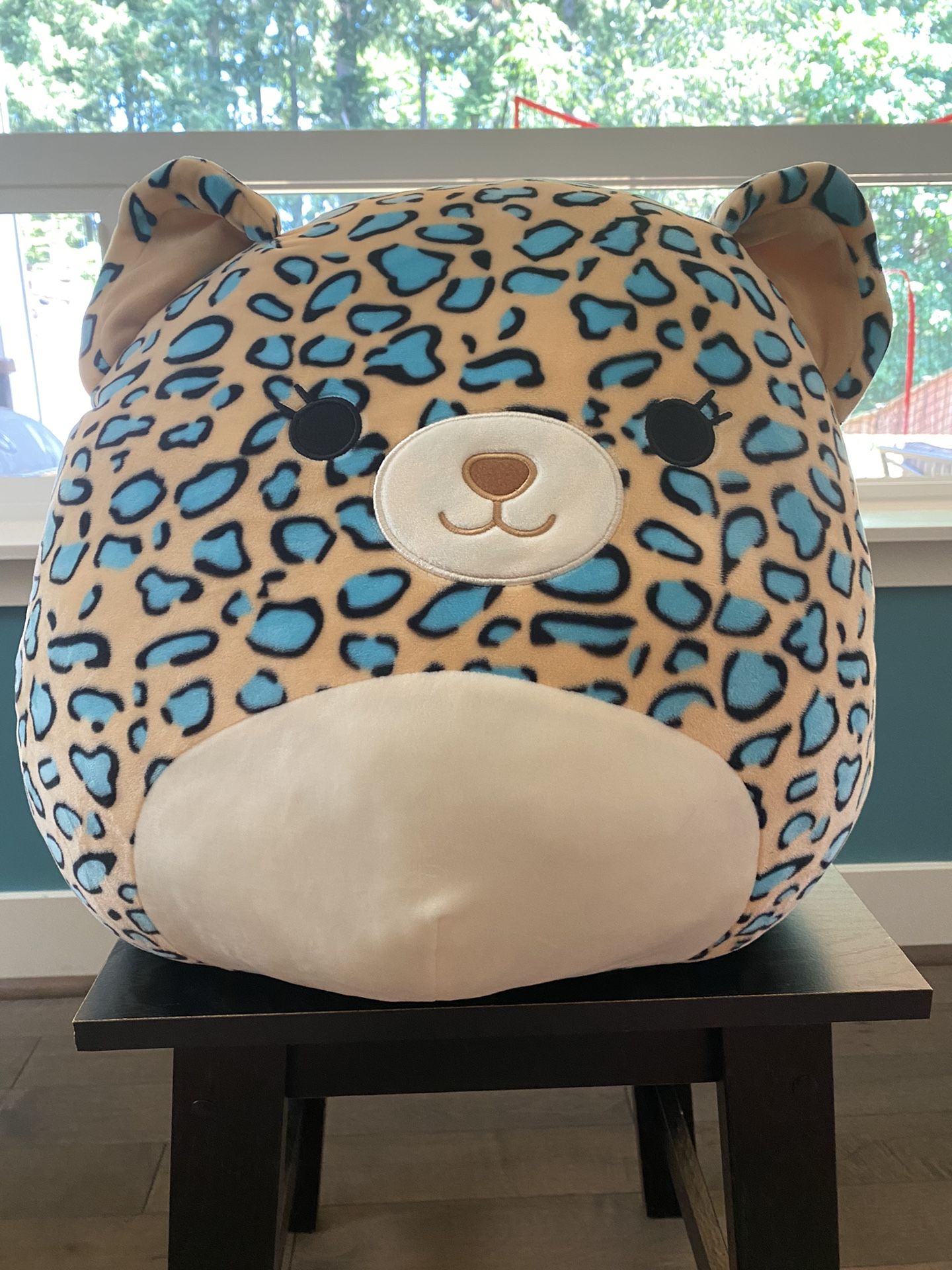 Squishmallow Liv Leopard, Plush Large