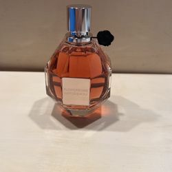 Flower bomb perfume