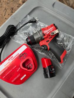 🎈read 🫏 Milwaukee 12v Hammer Drill brand new never used $100 FIRME NO LOW BALL PICK UP ONLY ÁREA JERSEY VILLAGE 77O41