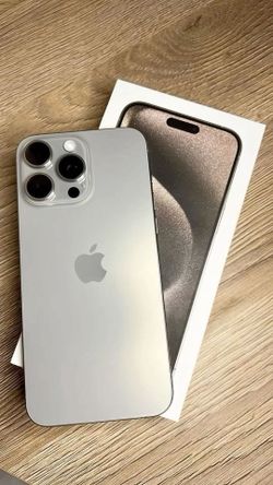 iPhone 15 pro max 256 GB used like new