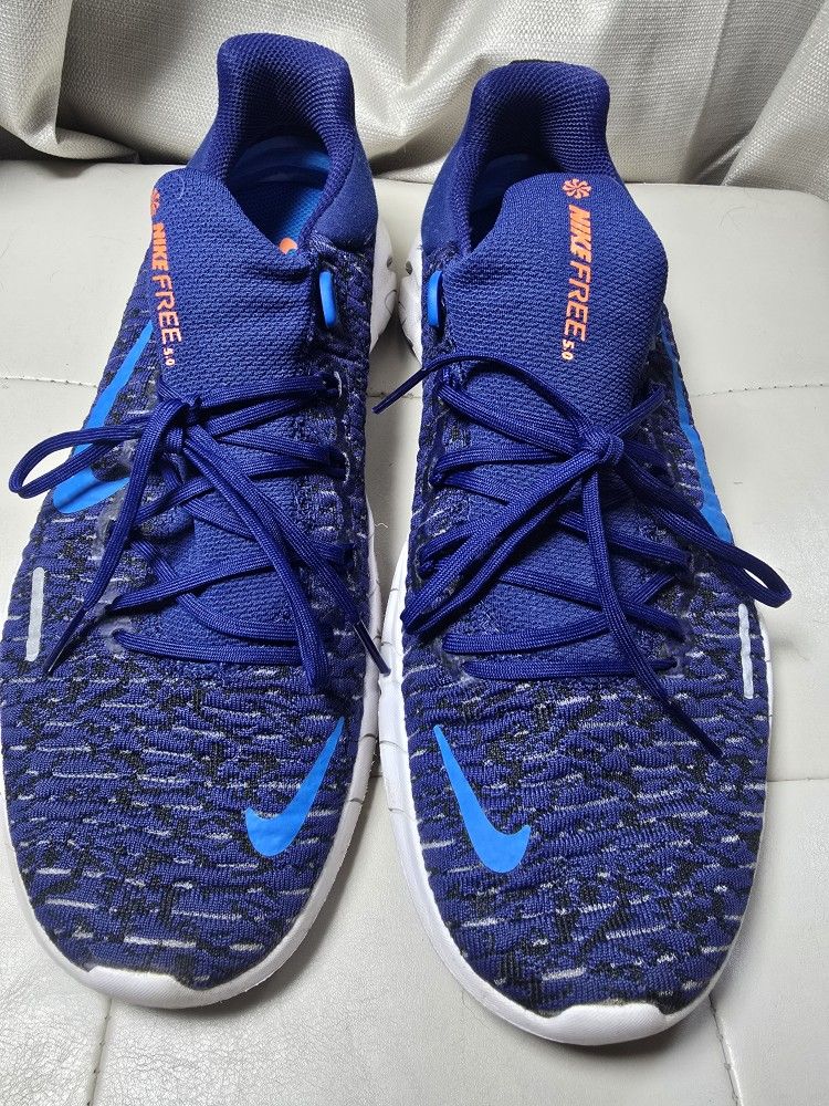 Used Nike Free Run Sneakers - 9M