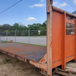 22 Ft Flatbed W/ Piggy Back Setup