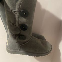 Size 6 Uggs Grey 