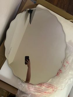 Oval curve mirror