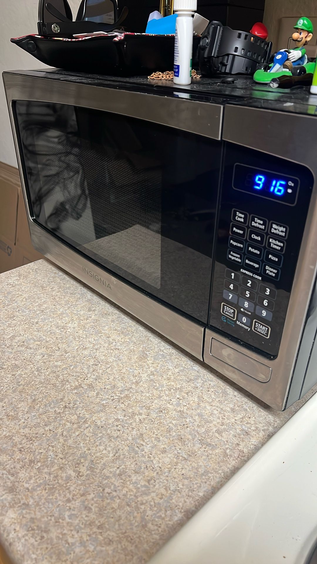Insignia Microwave