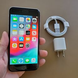 iPhone 6 - UNLOCKED - Like New  