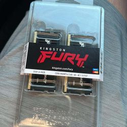 DDR5 5600Mt/s CL40.40.40 1.1V