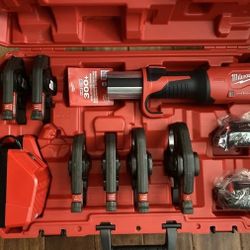 Milwaukee M18 FORCE LOGIC Press Tool 