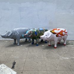 Huge Fiberglass Pig Statues