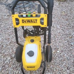 DEWALT 2400 Electric Pleassure Washer