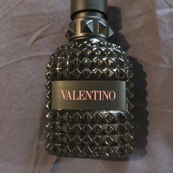 Valentino Born In Roma Uomo Eau De Toilette (Men's Fragrance)