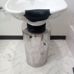 Minerva. Shampoo Sink,found in hair salons