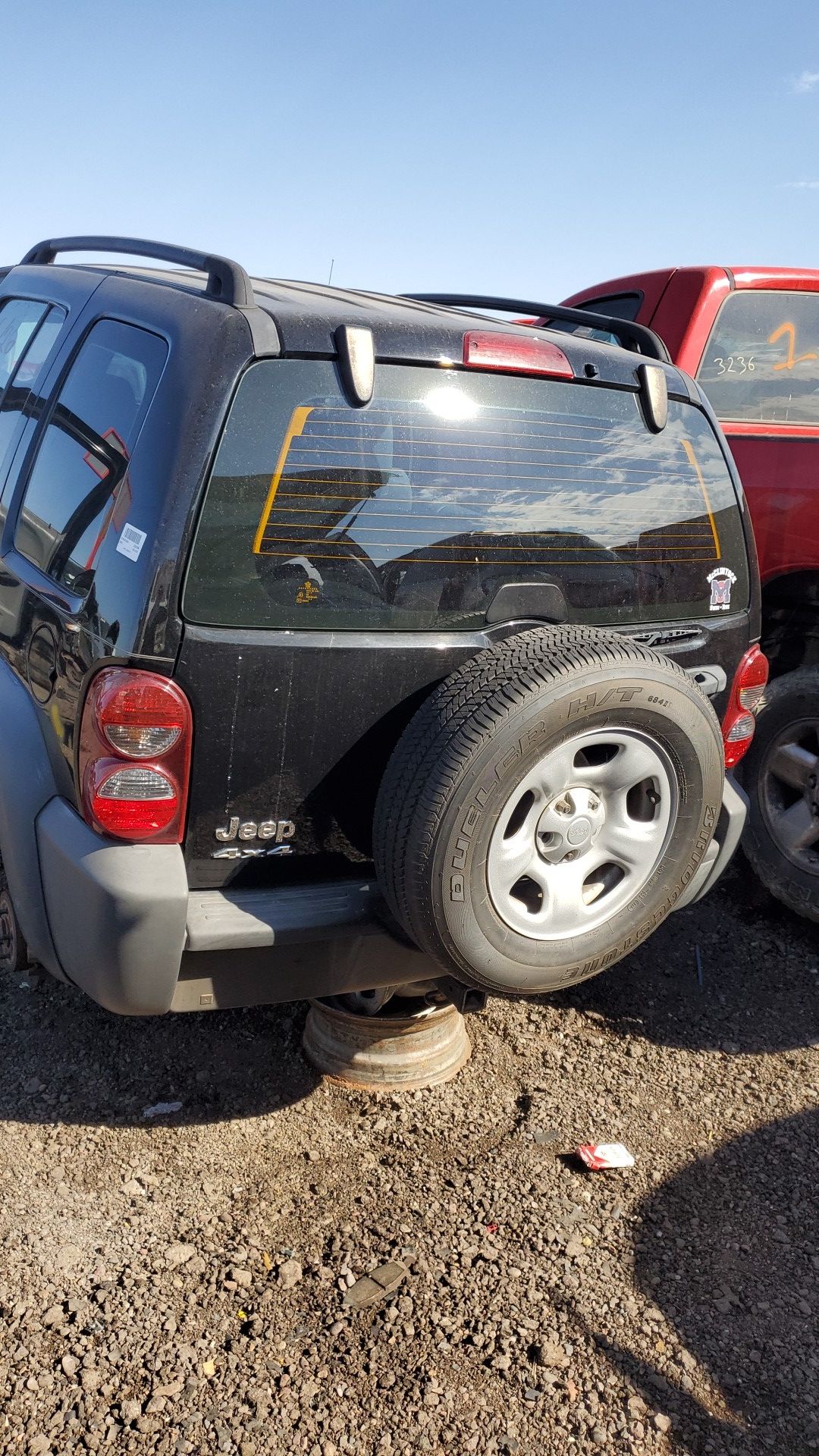 06 Jeep Liberty- Parting out only