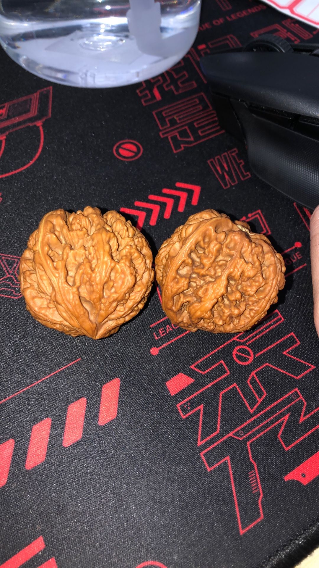 Wen plays with walnuts