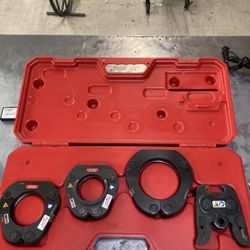 Milwaukee 2-1/2in - 4in CTS-V Pivoting Press Ring Kit