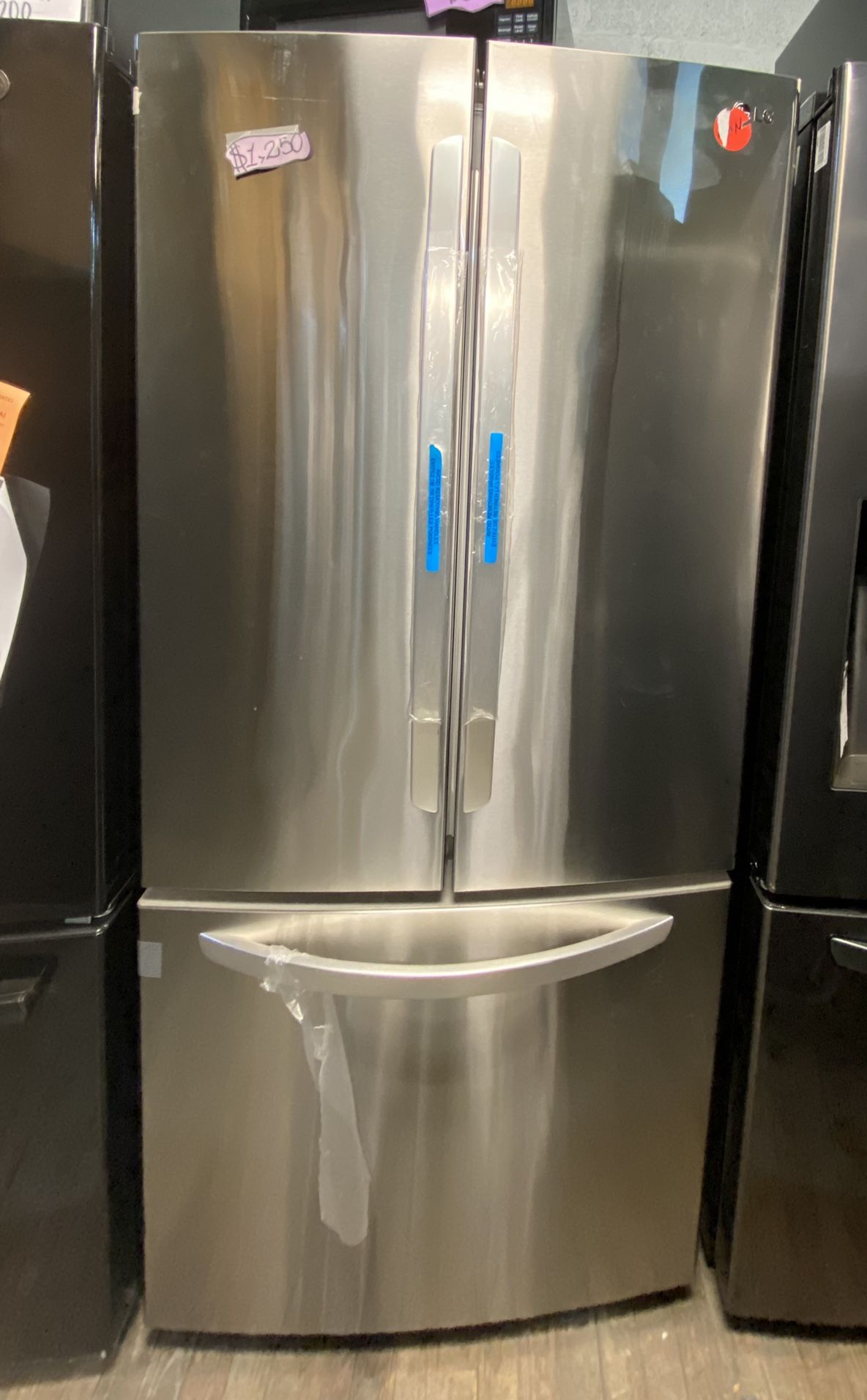 LG 33inch French Door Refrigerator in Stainless Steel