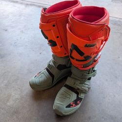 Leatt 5.5 FlexLock Enduro Boots Size 9
