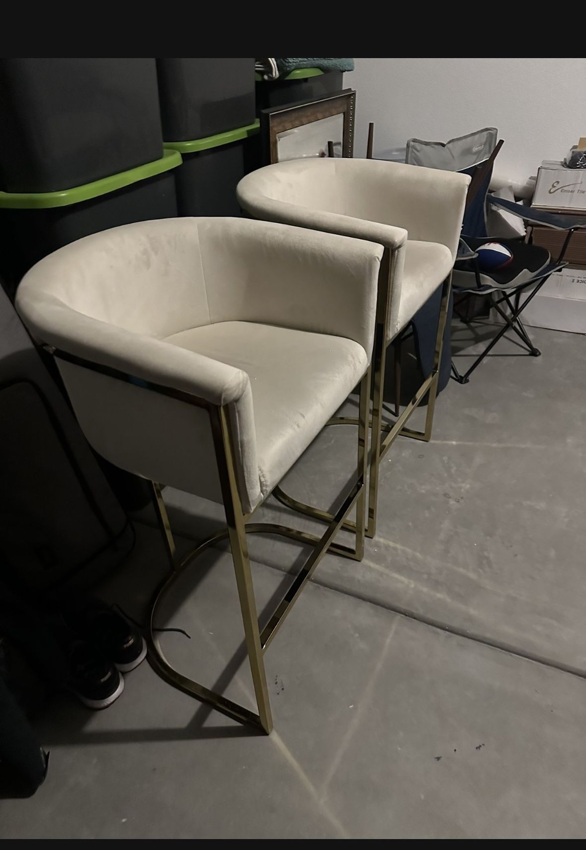 2 Manhattan Comfort Bar Stools