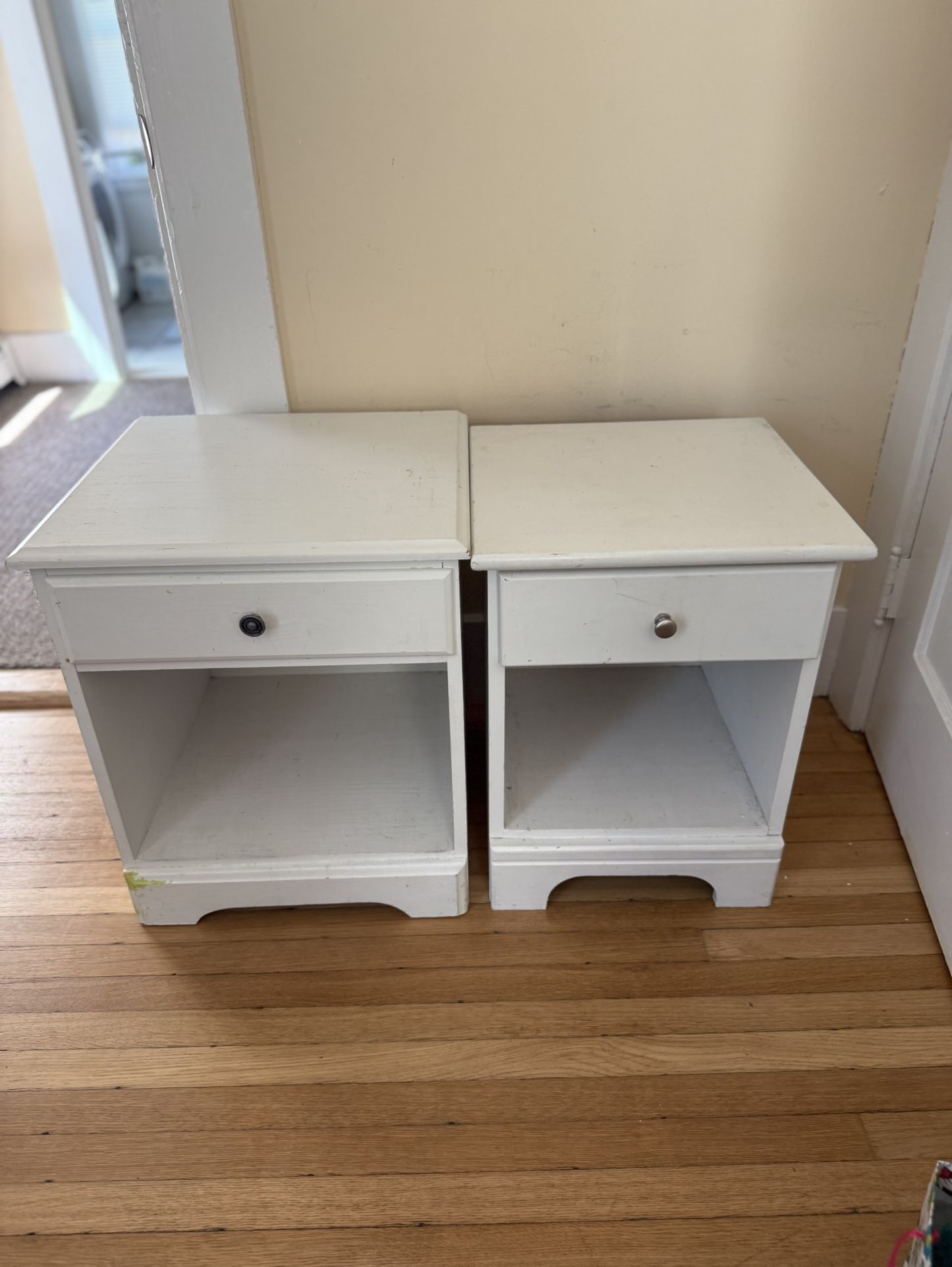 End Table/night Stand