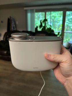 The Aera Diffuser paired with Balsam. A deep balsam scent of forest woods, fresh evergreen, and soft herbal undertones. Calm, grounding serenity for t