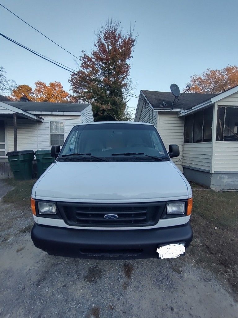 2005 Ford Econoline
