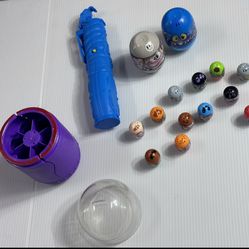 Mighty Beans Lot Of 16 With Capsules Pods & Flip Tracker Collectible Moose