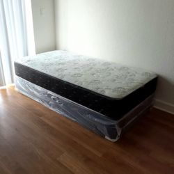 NEW TWIN-SIZE Plush MATTRESS AND BOX SPRING 🆕️