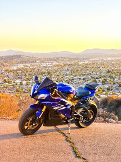 Yamaha R6 Sport Motorcycle
