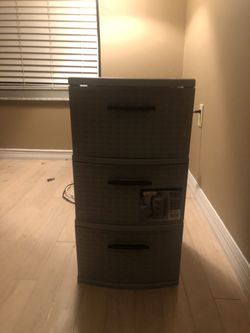 2 foot filing cabinet. Brand new with tags. Sealed. Never used.