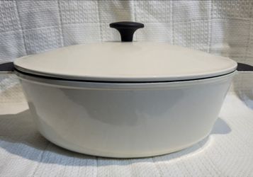 White Enamel Cast Iron Dutch Oven with Lid 6 quart. $35