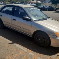 Honda Civic.  2001.LX.4 Door
