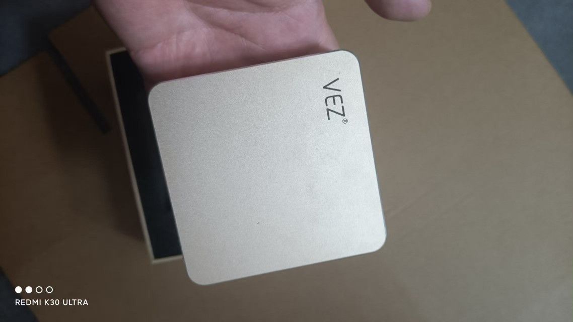 VEZ Micro Projector Ultra-Portable Home Office Projection Equipment Well-Functioning Support Wireless Same Screen
