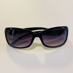 Vox Women’s Sunglasses Black Frame Purple Lens USED