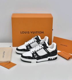 Authentic  Louis Vuitton Trainer Sneakers Black & White Monogram – Authentic – NFC Chip