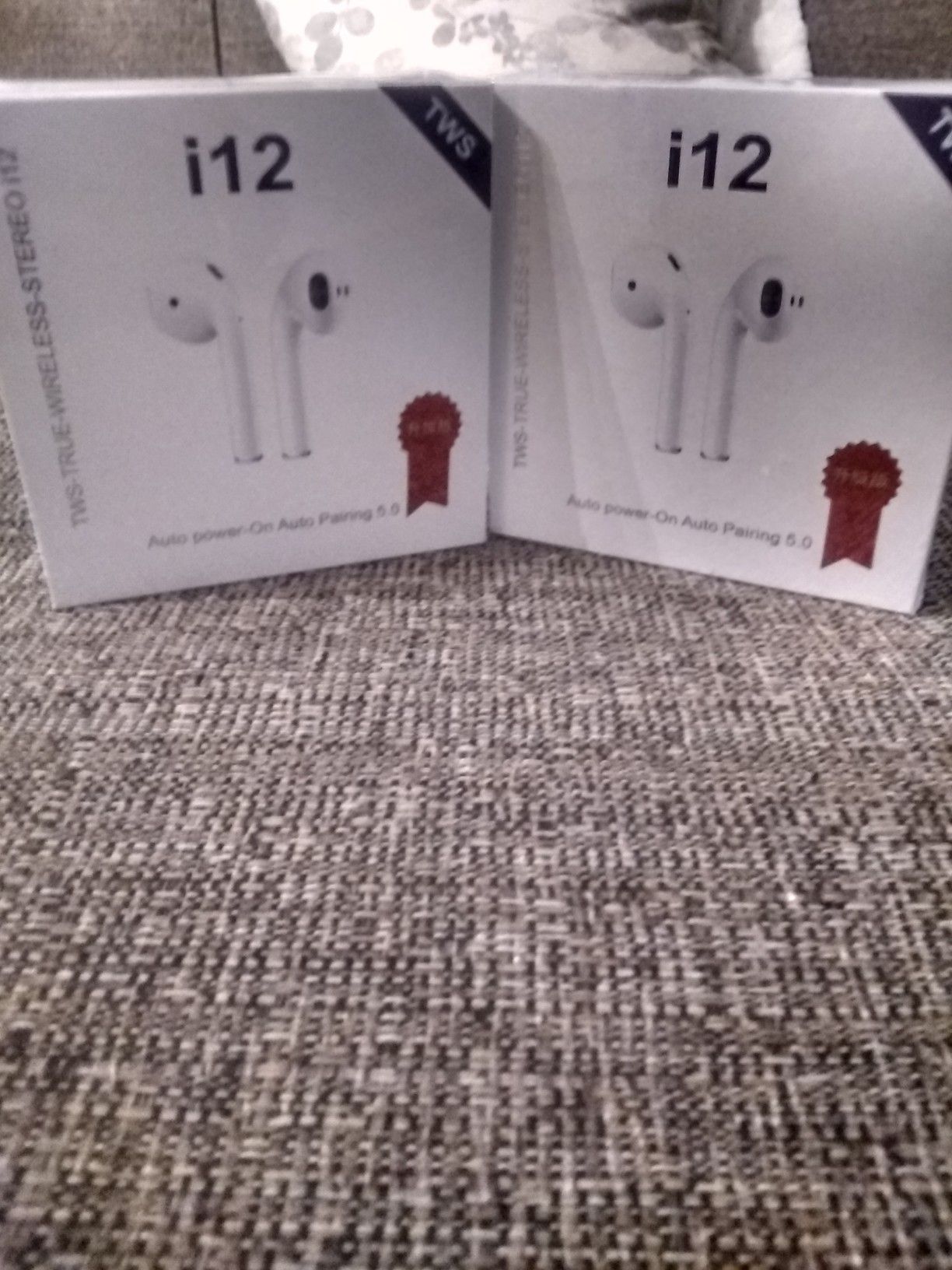 i12 Bluetooth Headphones