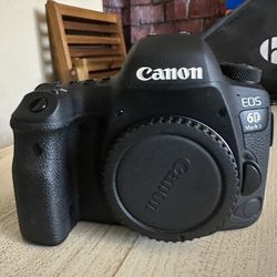 Canon EOS 6D Mark II Digital SLR Camera Body